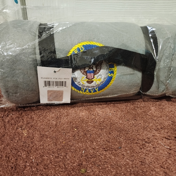 Navy fleece Blanket NWT - Picture 1 of 4